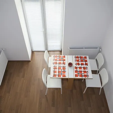 Cute Downtown Apartment *